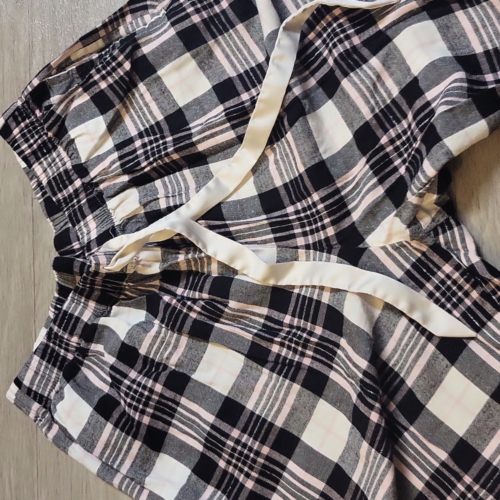 Victoria's Secret Black and White And Pink Plaid Pants - Picture 3 of 5